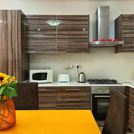 Charming Two Bedroom Apartment Pieta